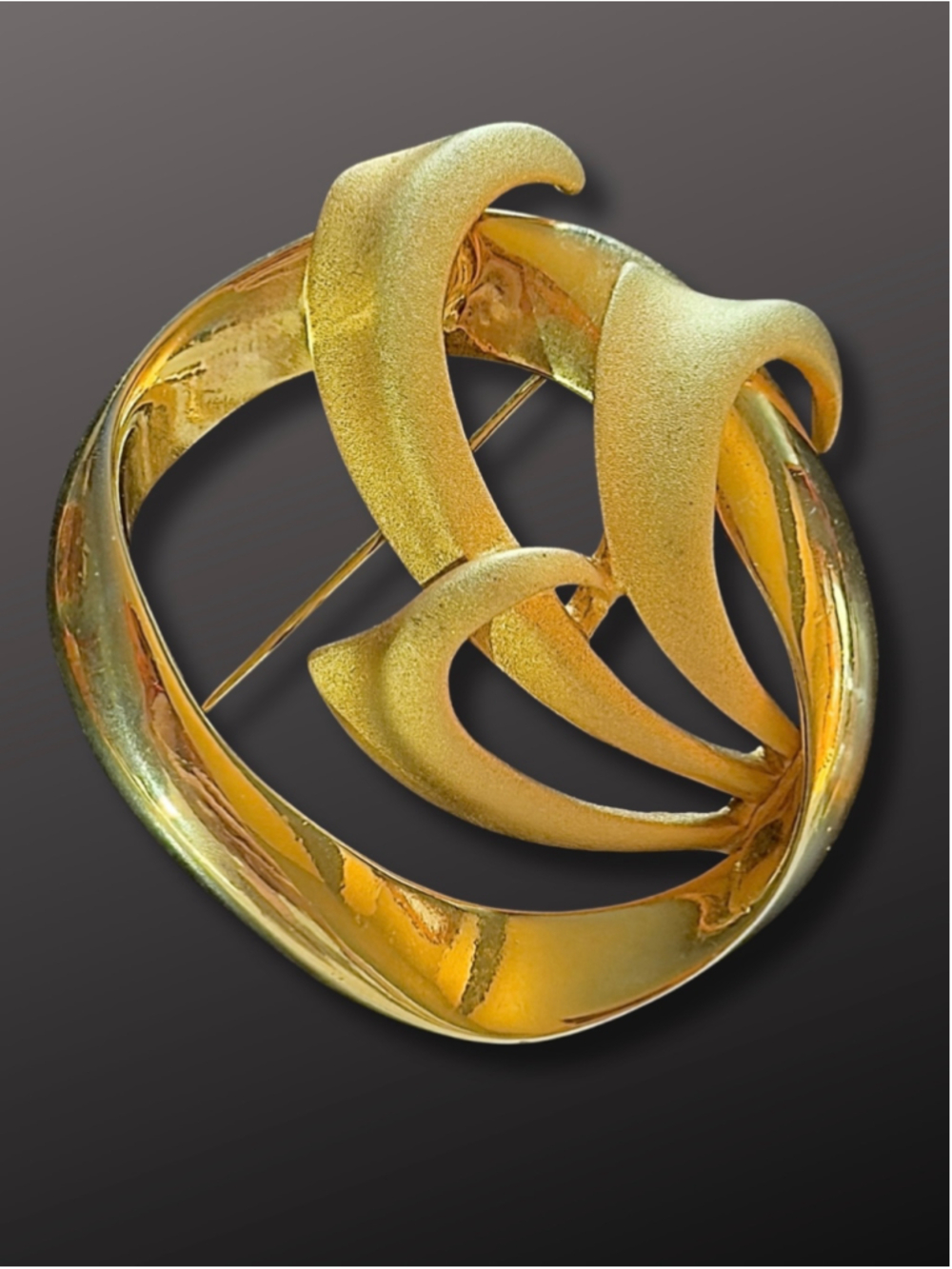 Vintage Signed TARA Gold Tone Abstract Ribbon Circle Brooch